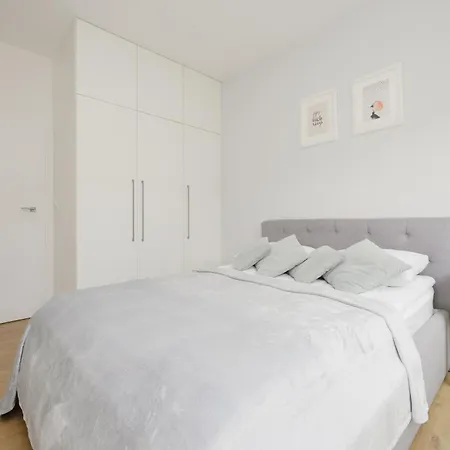 Cosy Apartments With Parking Wilanow By Noclegi Renters Warszawa Zewnętrze zdjęcie