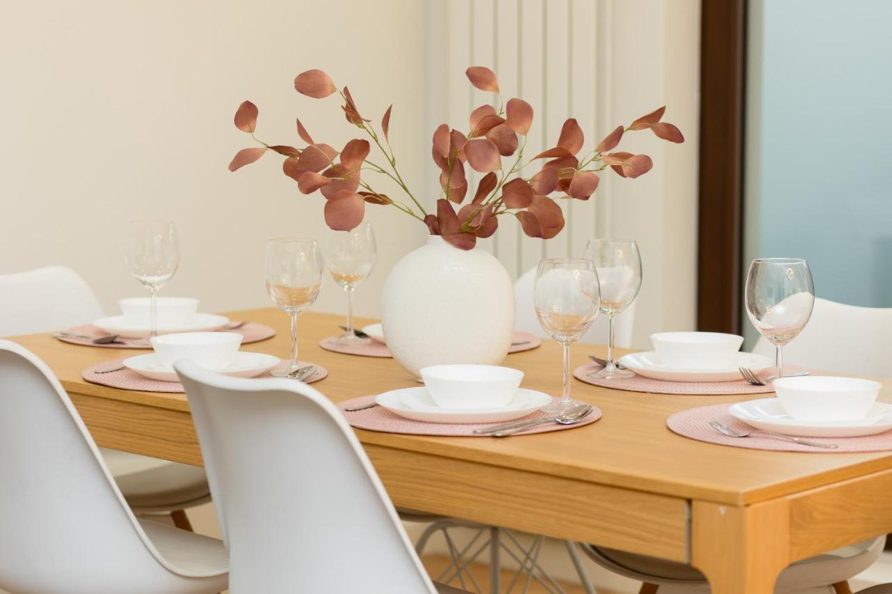 Cosy With Parking Wilanow By Renters Apartament