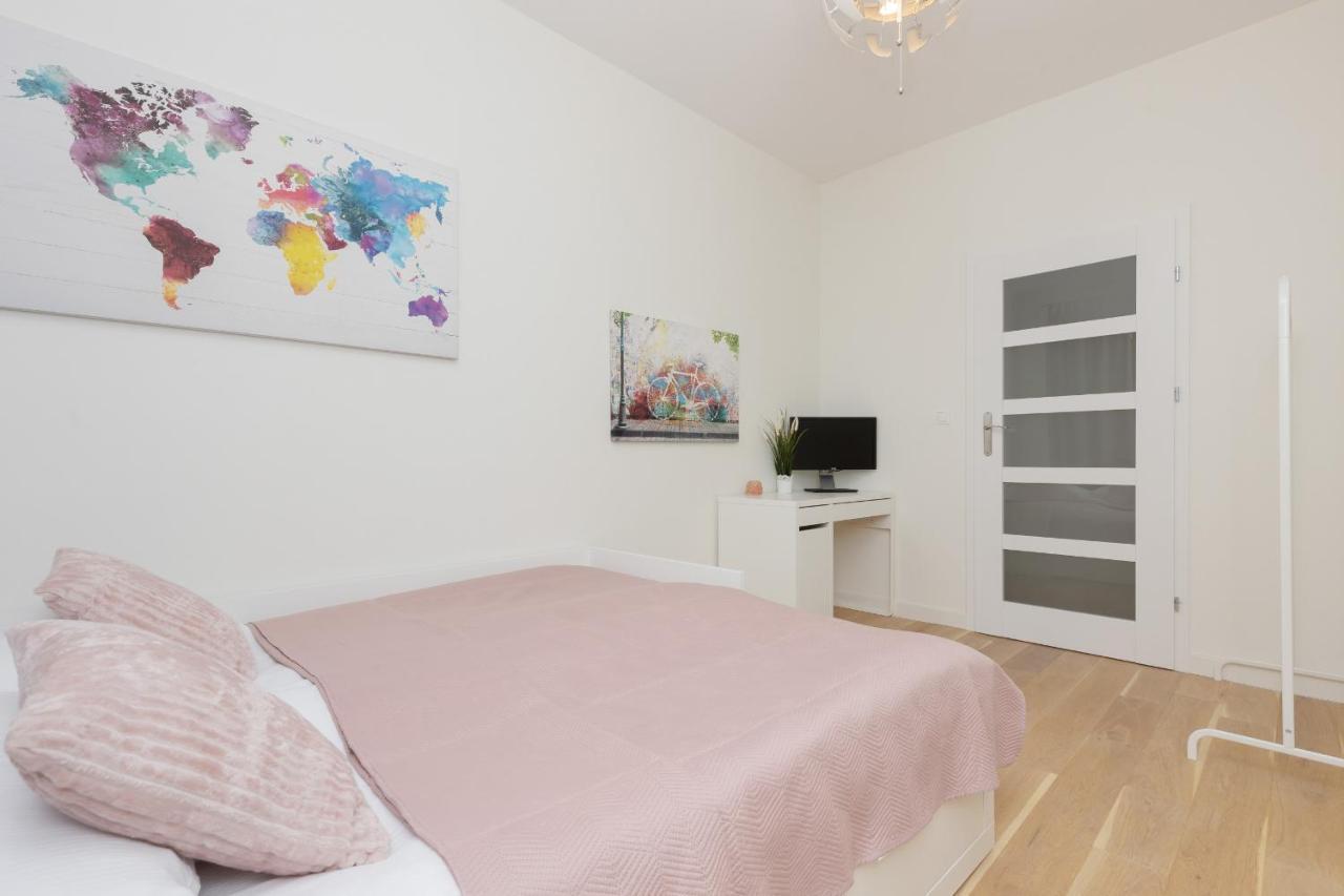 Apartamento Cosy With Parking Wilanow By Renters *