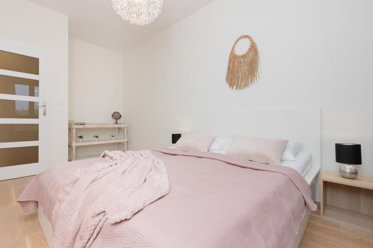 Apartamento Cosy With Parking Wilanow By Renters Varsovia